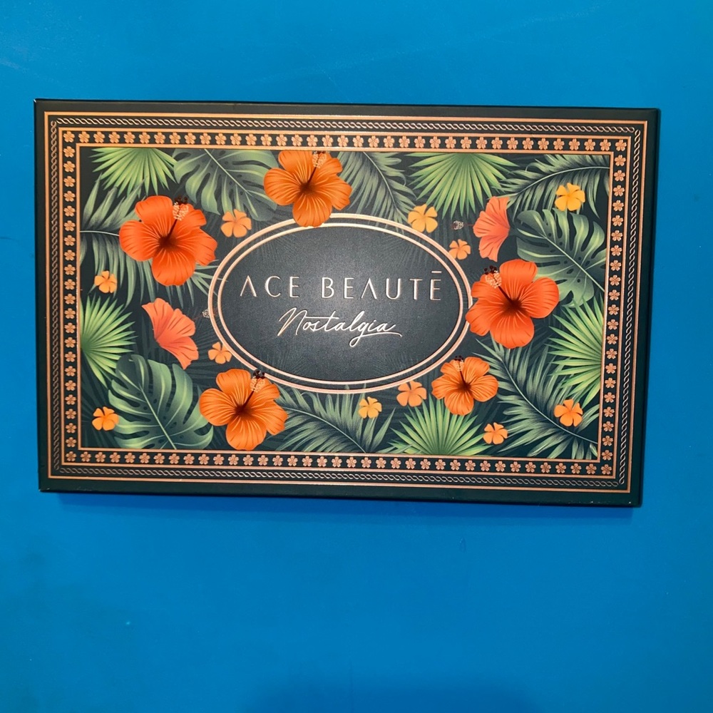 Eyeshadow palette
